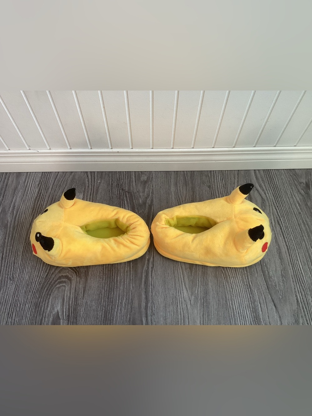 Pikachu Slippers - Picture 2 of 4